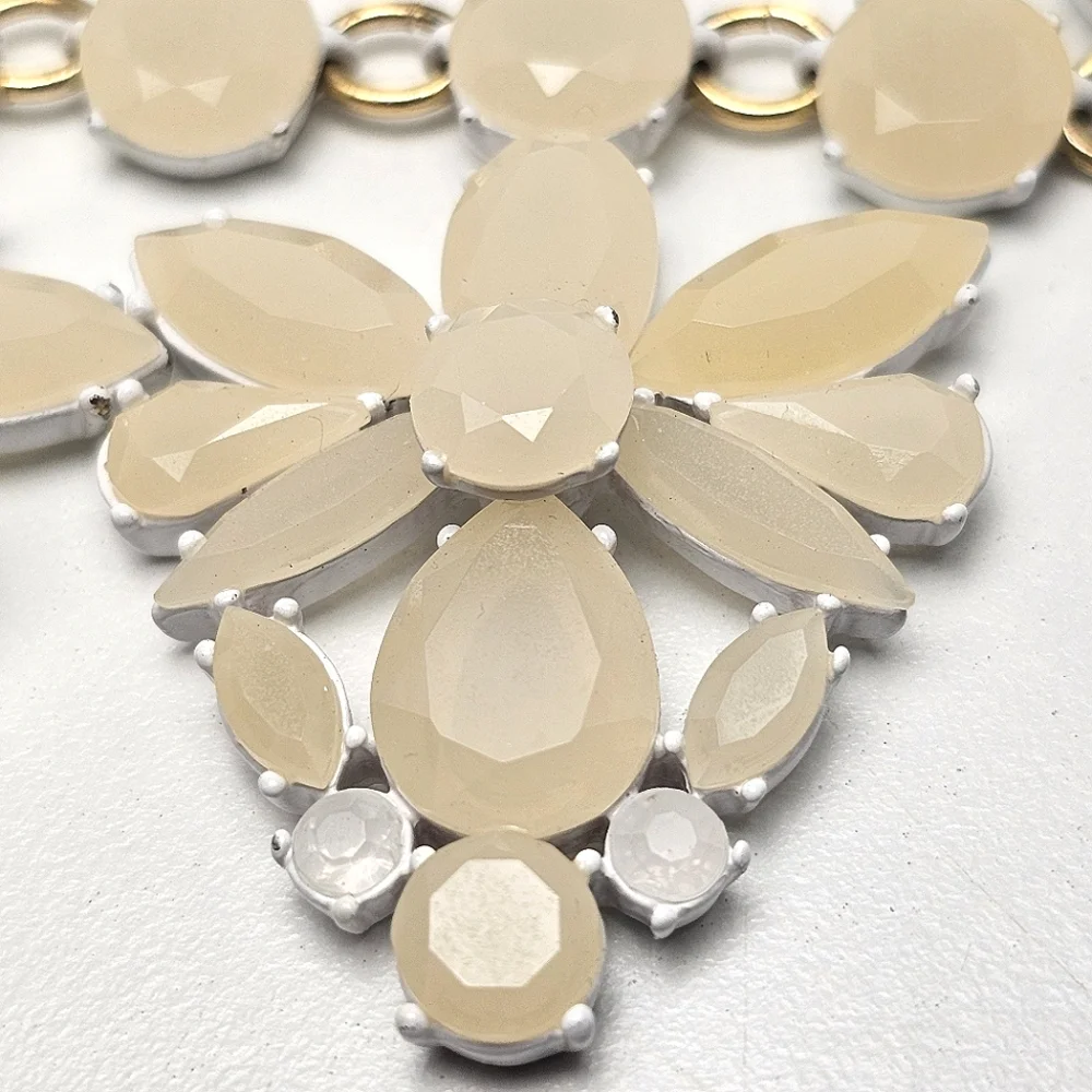 [J. CREW] Cream & White Fan Statement Necklace